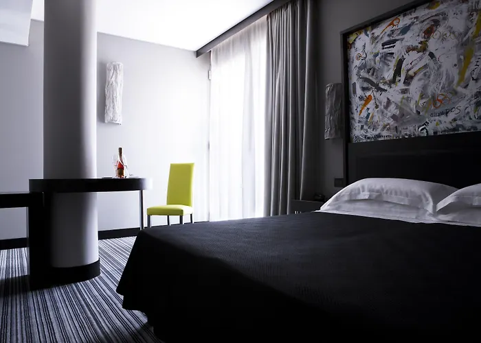 Twentyone Hotel 4*