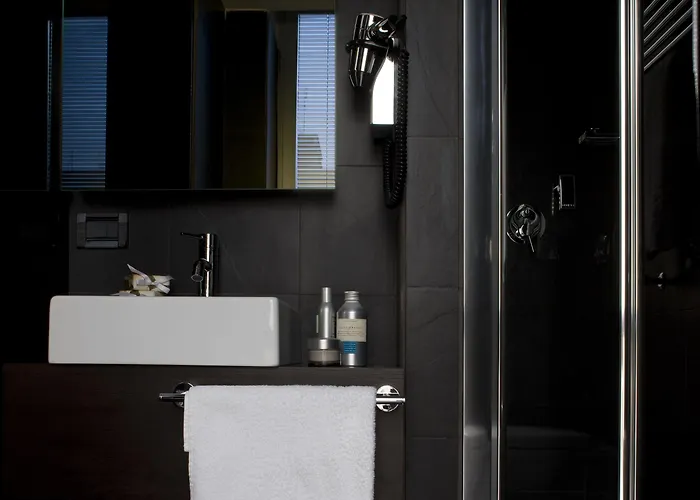 Twentyone Hotel